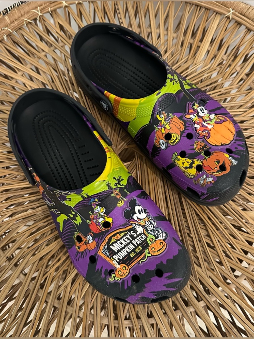 Disney parks 2024 Halloween Mickey & friends Crocs